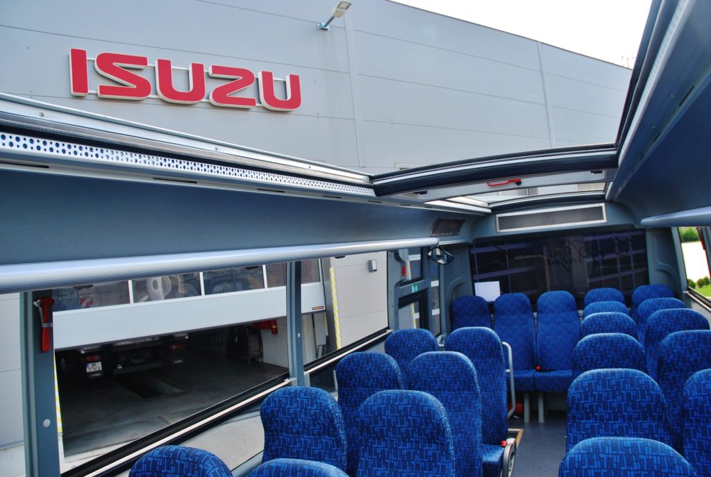 ISUZU NOVO CABRIO, výletní autobus s otevírací s střechou a okny 