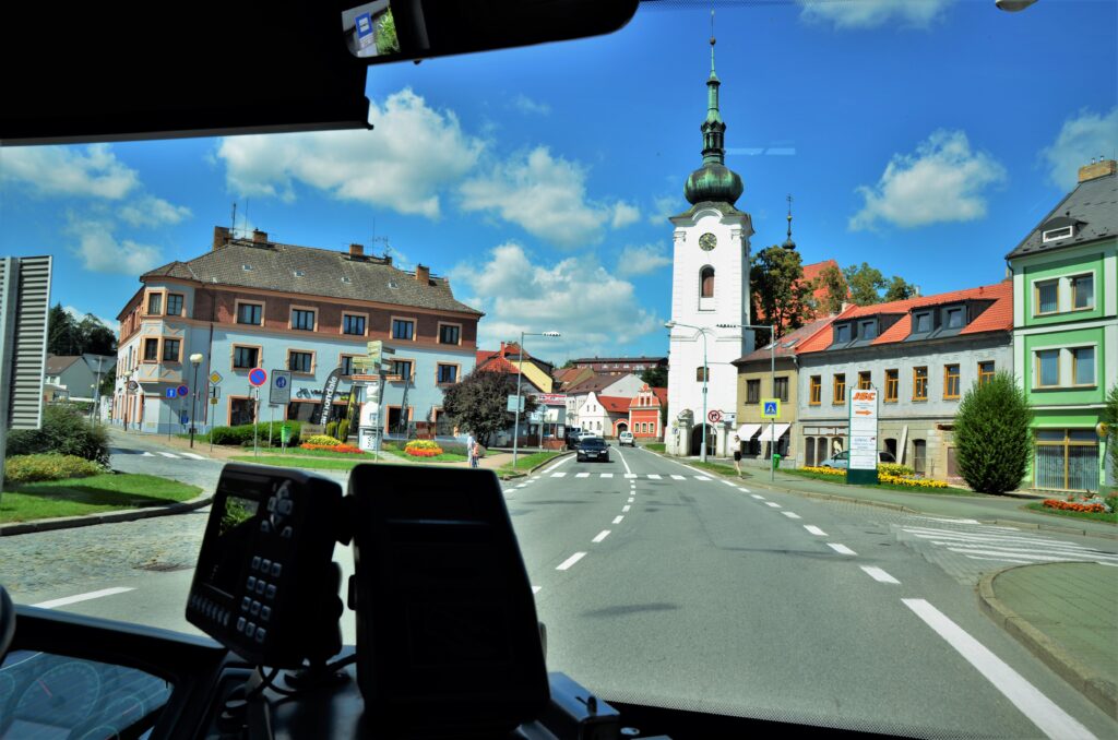 ISUZU NovoCiti Life, autobus svými rozměry ideální do centrální části města i do okrajových oblastí (foto: Zdeněk Nesveda)