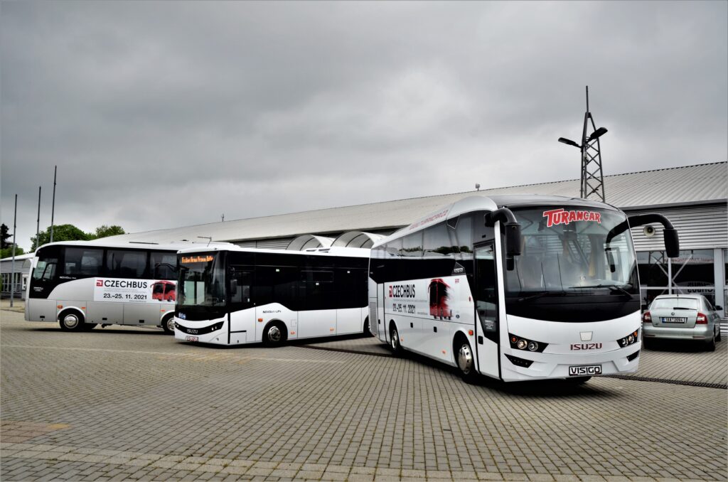 Nejprodávanější modely autobusů ISUZU se představily novinářům na výstavišti PVA v Letňanech