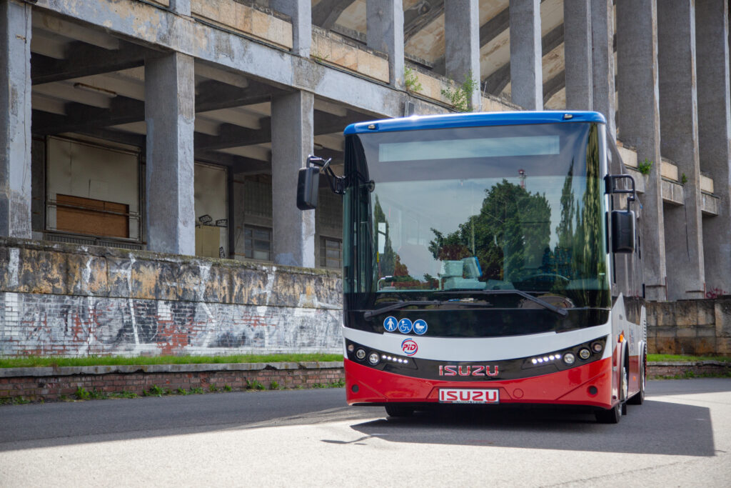 ISUZU NovoCiti Life v provedení pro Pražskou integrovanou dopravu (PID), léto 2021 (foto: Martina Wiesner)