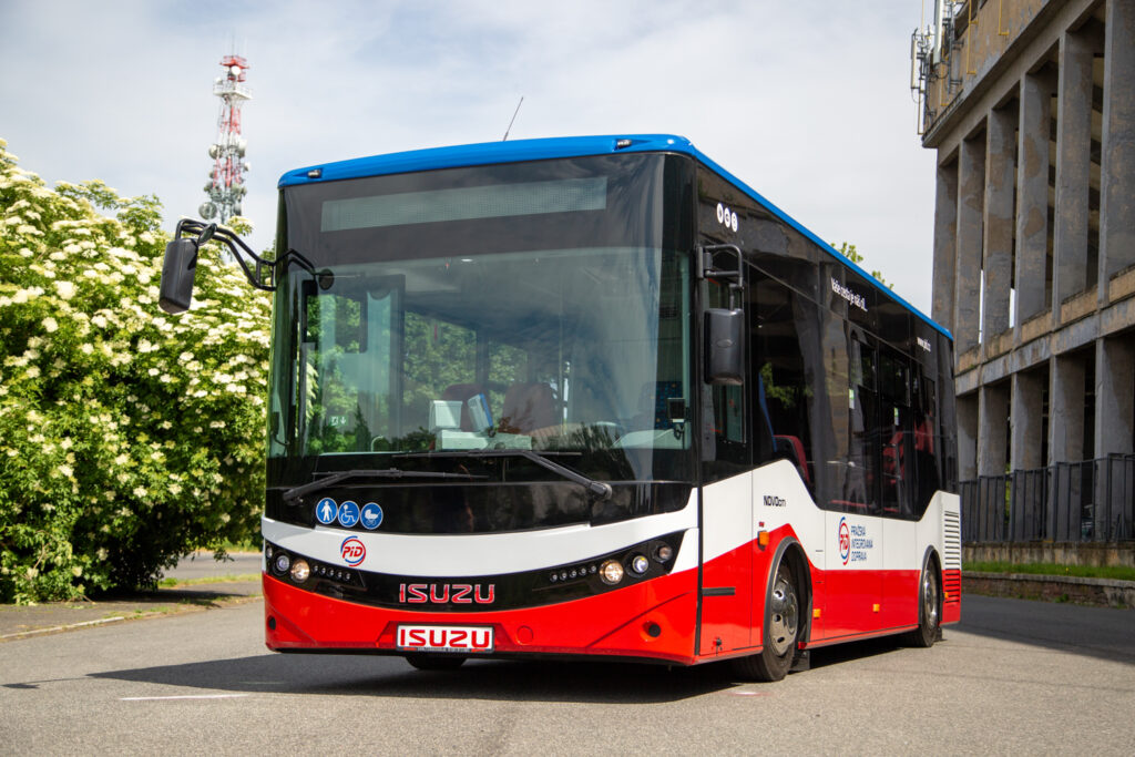 ISUZU NovoCiti Life v provedení pro Pražskou integrovanou dopravu (PID), léto 2021 (foto: Martina Wiesner)