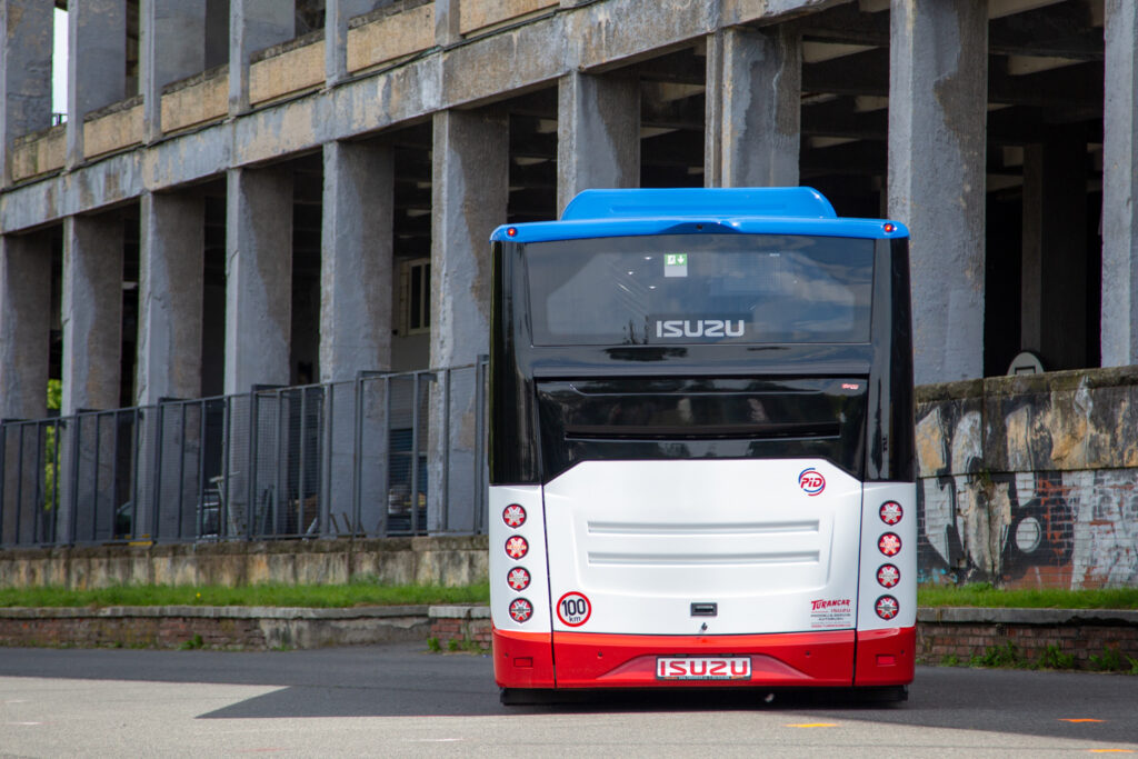 ISUZU NovoCiti Life v provedení pro Pražskou integrovanou dopravu (PID), léto 2021 (foto: Martina Wiesner)