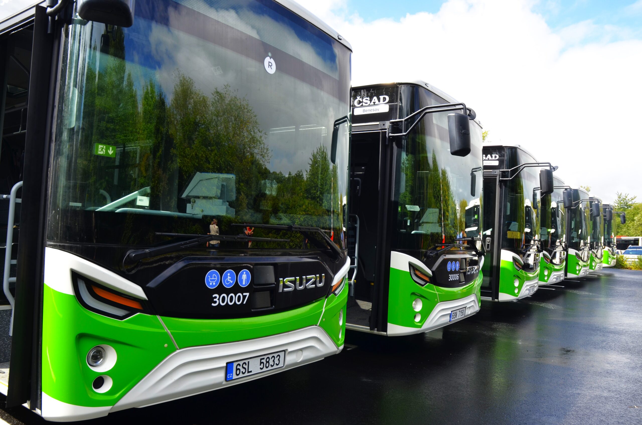 Propracovaný systém bezplatné MHD v Říčanech s novými autobusy ISUZU Propracovaný systém bezplatné MHD v Říčanech s novými autobusy ISUZU