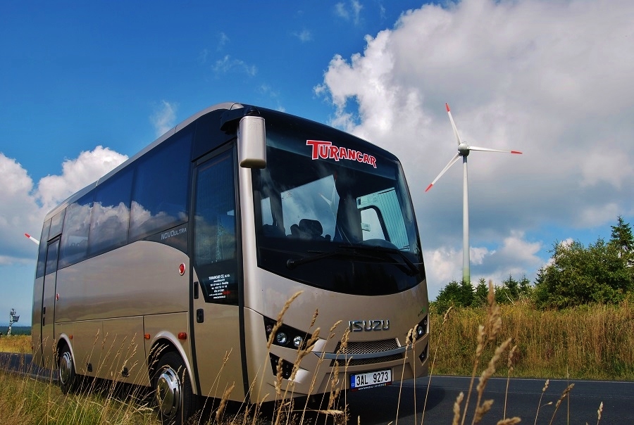 ISUZU  TURANCAR  – Představujeme vám ideální turisticky autobus NEW NOVO Ultra pro 28 osob